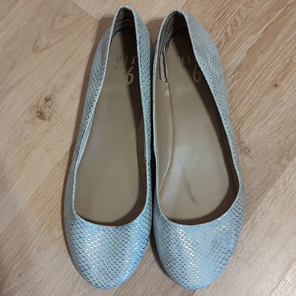 Pretty Mix No. 6 Danzey Ballet Flats Cream & Silver Shimmery Snakeskin Size 9.5